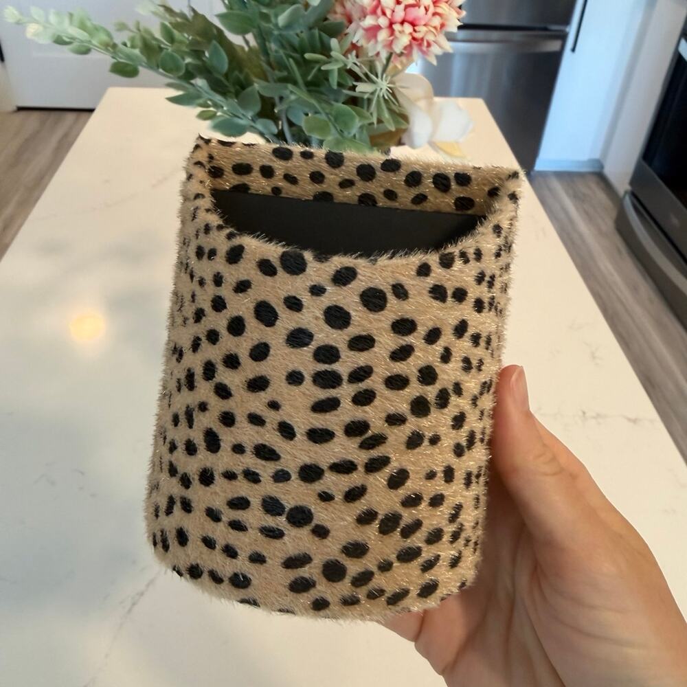 Cheetah Print Magnetic Pen Holder Organizer
